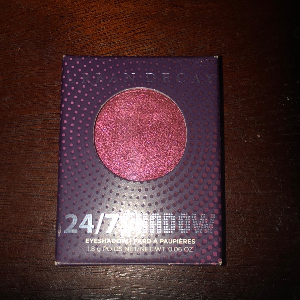 NIB Urban Decay 24/7 Shadow In Floored (Red) 1.8 gram poids net/ net wt. 0.06 Oz